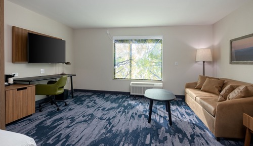 Suite, varias camas (Mobility Accessible, Roll-In Shower)