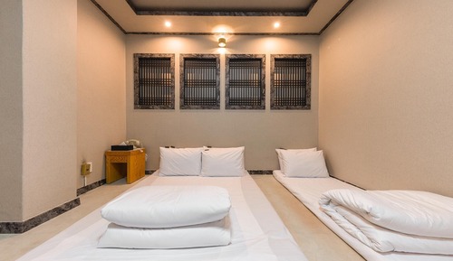 Room (Ondol (ondol room a comfortable space)