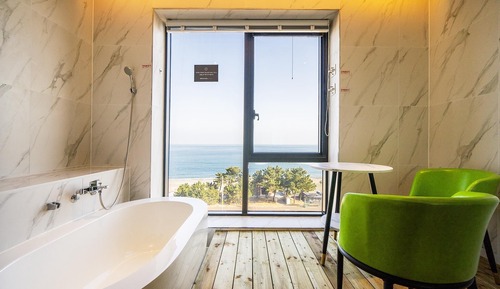 Room (Ocean Suite Double (Breakfast + Ocean)