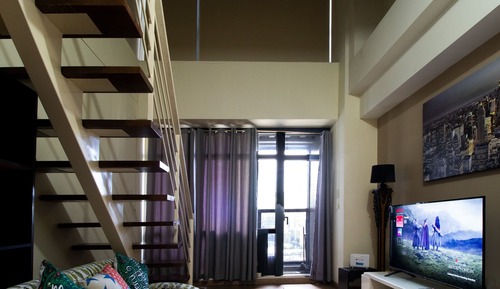 Loft de lujo, 1 habitación, balcón, vistas a la ciudad