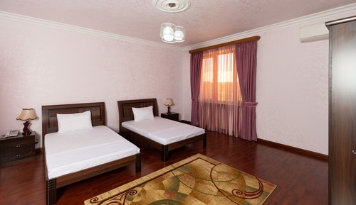 Habitación con 2 camas individuales