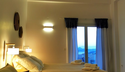 Apartamento familiar, 1 cama de matrimonio con sofá cama, balcón, vistas al mar