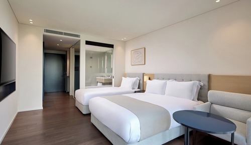 Habitación estándar con 2 camas individuales, vistas a la ciudad (Family)
