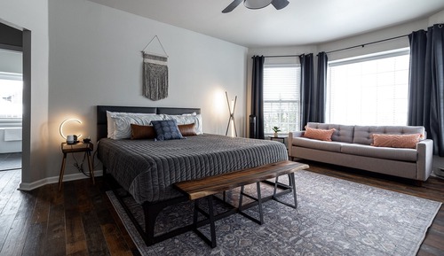 Habitación de diseño, 1 cama de matrimonio grande con sofá cama, vistas a la montaña