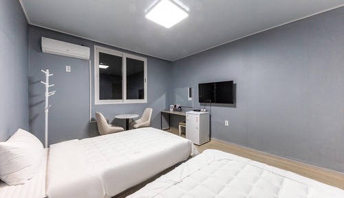 Room (Deluxe Twin)
