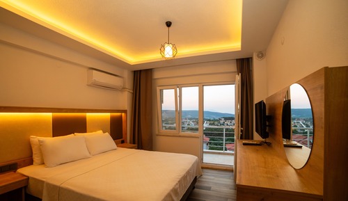 Habitación estándar doble, balcón, vistas a la ciudad