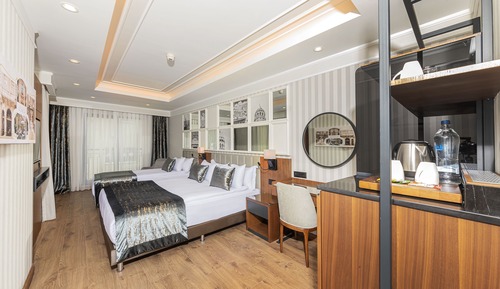Triple Family Room