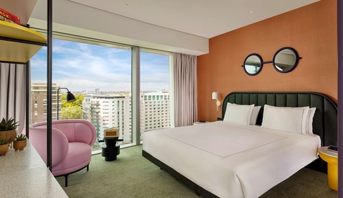 Habitación, 1 cama de matrimonio grande (Art - Skyline View)