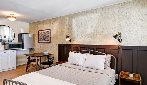 Habitación, 1 cama de matrimonio, frigorífico y microondas
