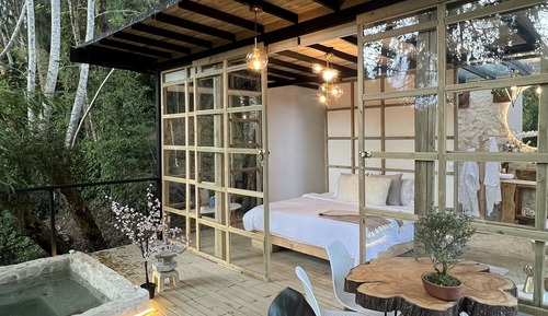 Cabaña de diseño, bañera de hidromasaje