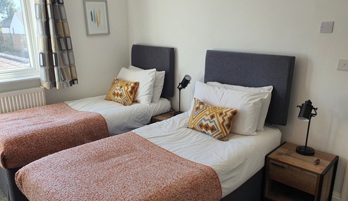 Habitación clásica con 2 camas individuales