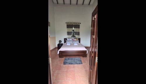 Dormitorio compartido, 1 habitación, balcón, vistas al jardín