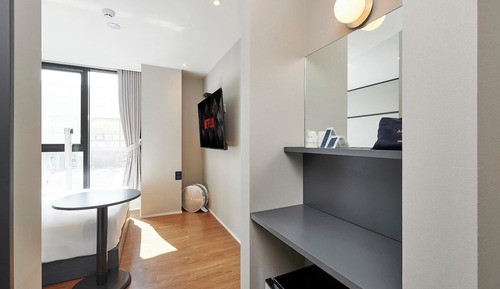 Room (Standard non-smoking room (queen bed )