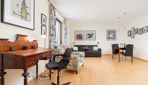 Studio, Balcony