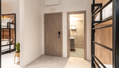 Estudio superior, varias camas