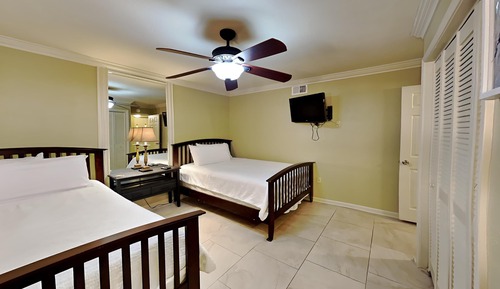 Apartamento, varias camas, balcón, vistas al mar (#300 - No Pets Allowed)