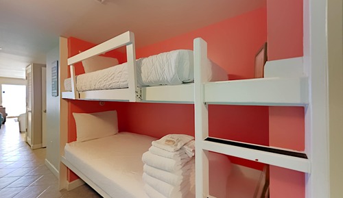 Apartamento, varias camas, balcón, vistas al mar (#302 - No Pets Allowed)