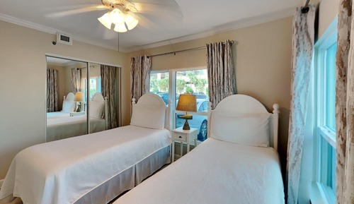 Apartamento, varias camas, balcón, vistas al jardín (#112 - No Pets Allowed)