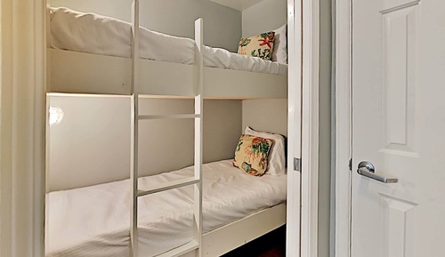 Apartamento, varias camas, balcón, vistas al mar (#601 - No Pets Allowed)