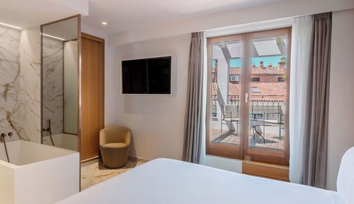 Ultimate Terrace Room