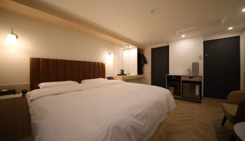 Room (Premium)