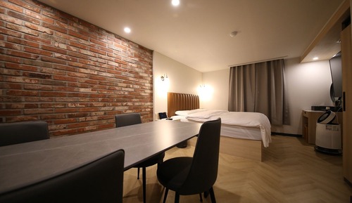 Room (Suite Room)