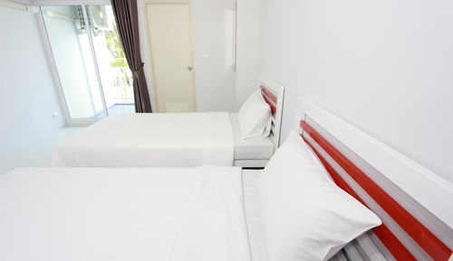 Twin Beds Room