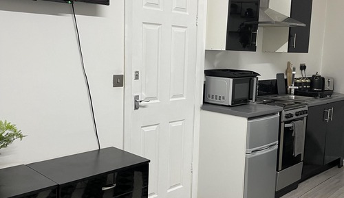 Estudio básico, baño privado (Town Centre)