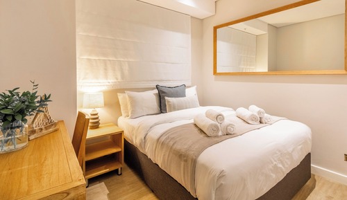 Ático ejecutivo, 3 habitaciones, vistas al mar