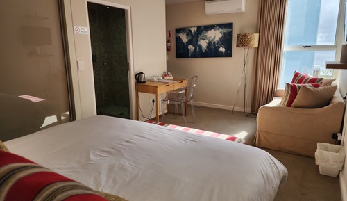 Suite de lujo, 1 cama de matrimonio grande, vistas parciales al mar