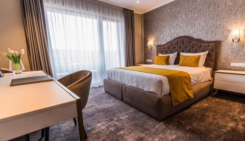 Habitación estándar doble, 1 cama de matrimonio grande, no fumadores, balcón