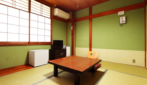 Habitación tradicional, no fumadores, baño compartido (1-3 pax, private toilet, no shower)