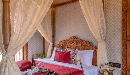 Habitación (Jashn-e Kashmir)