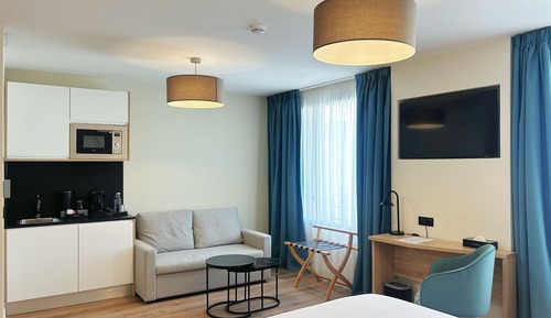 Suite, 1 cama de matrimonio, vistas a la ciudad