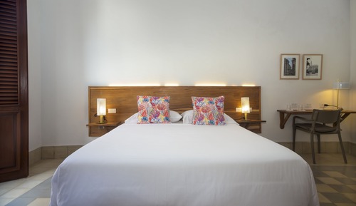 Family Suite Double or Twin N.1, with sofa bed and private bathroom