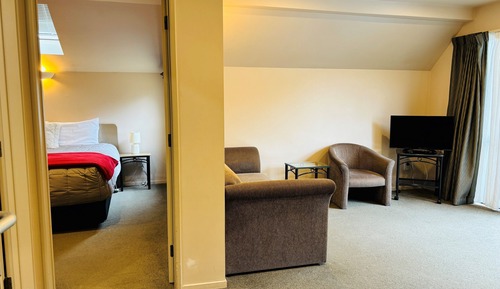 Apartamento clásico, 1 cama de matrimonio grande con sofá cama