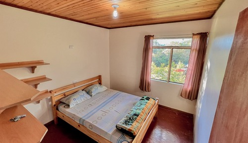 Habitación estándar doble, 1 cama doble, baño compartido