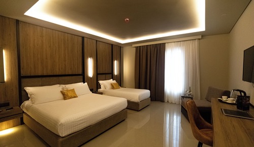 Habitación triple estándar, vistas parciales al mar