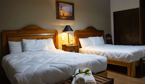 Habitación estándar, 2 camas de matrimonio, baño privado