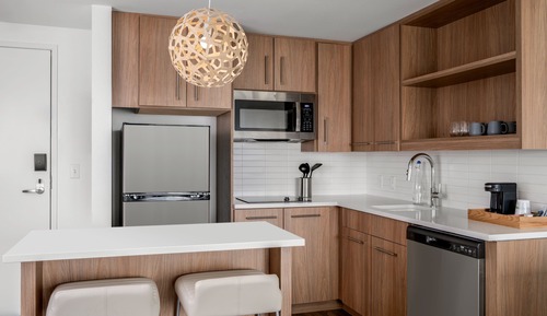 Suite, 1 habitación, vistas a la ciudad (Mobility/Hearing Access, Roll-In Shwr)