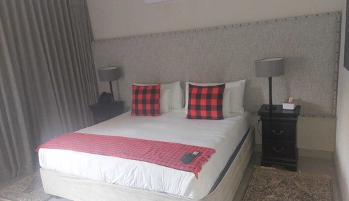 Queen Room