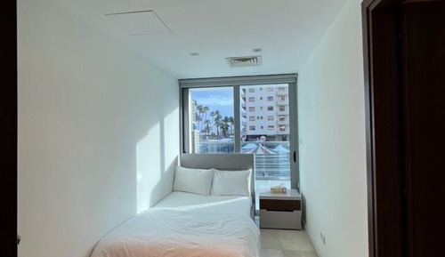 Apartamento de lujo, 3 habitaciones, balcón, vistas al mar