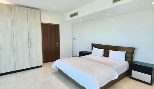 Apartamento de lujo, 3 habitaciones, balcón, vistas al mar