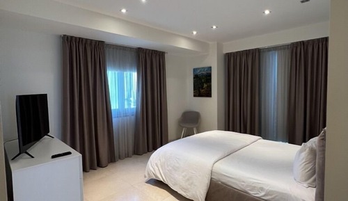 Apartamento de lujo, 2 habitaciones, balcón, vistas al mar