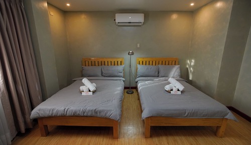 Habitación familiar, varias camas, baño privado