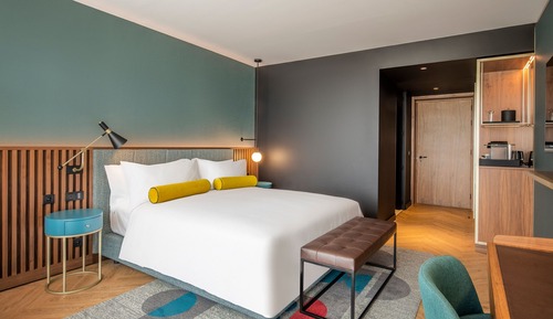 Habitación Deluxe, 1 cama de matrimonio grande, vistas a la ciudad