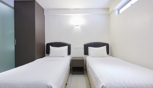 Habitación estándar con 2 camas individuales, sin ventanas