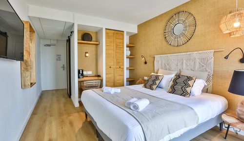 Habitación doble, 1 cama de matrimonio grande, balcón, vistas al mar
