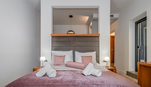 Deluxe Suite with Steam Bath