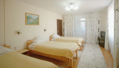 Habitación triple Confort, baño privado
